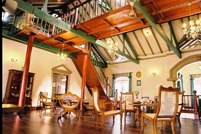 Manor House Hotell Embulpure Exteriör bild